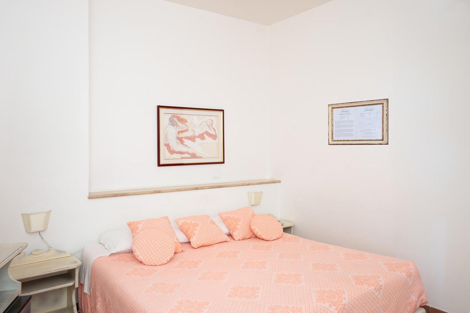 Hotel Su Barchile 오로세 외부 사진